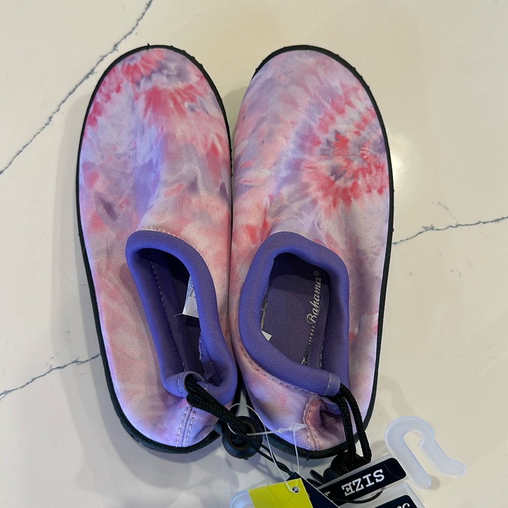 Kids Tommy Bahama Water shoes Size 13/1 NWT